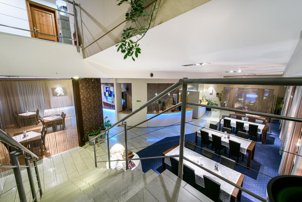 Hotel Nowy Dwor Trzebnica Dış mekan fotoğraf