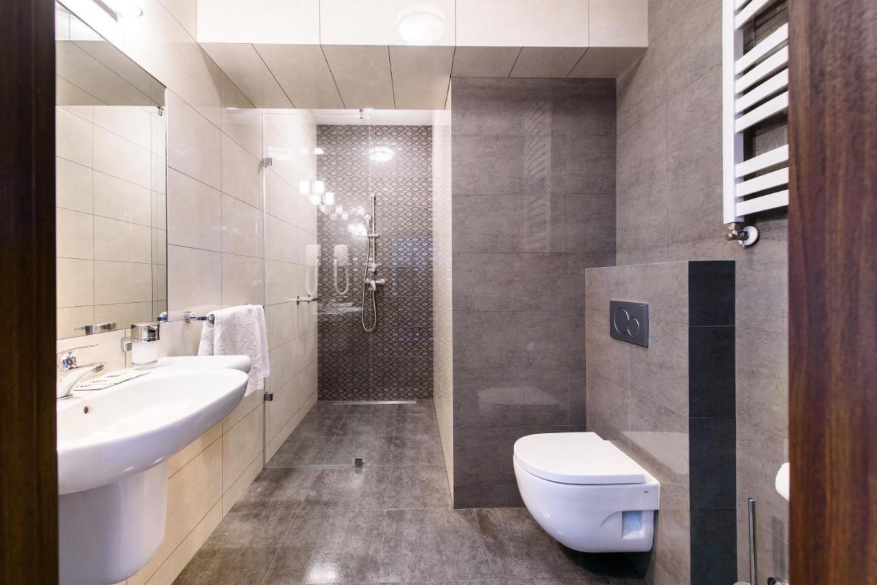 Hotel Nowy Dwor Trzebnica Dış mekan fotoğraf